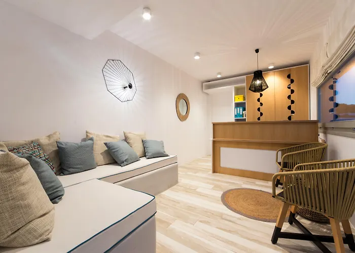 Osom Apartmanhotel Ornósz