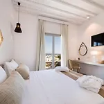 Osom Aparthotel 4*