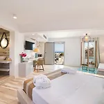 Osom Aparthotel 4*